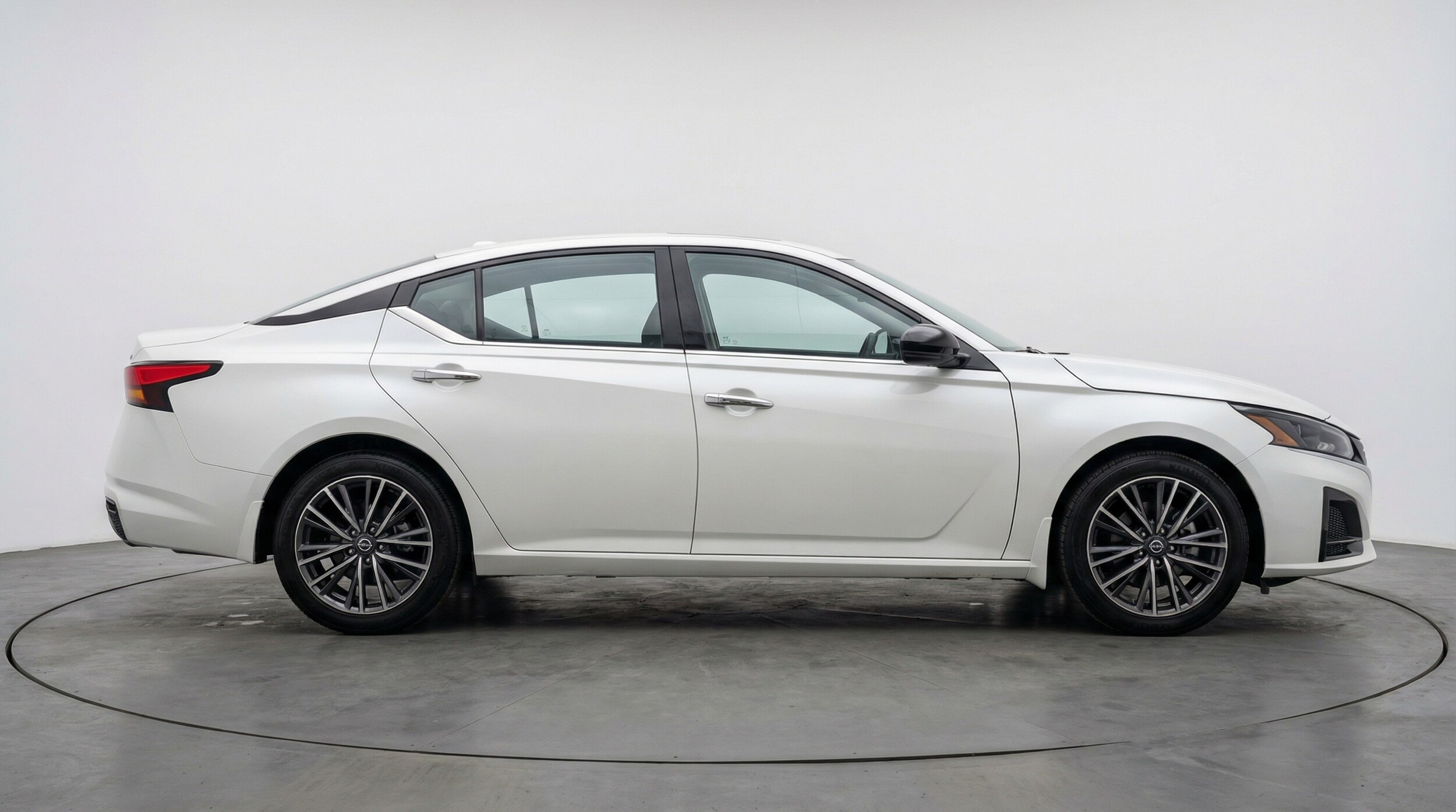 Thumbnail: 2025 Nissan Altima - 8