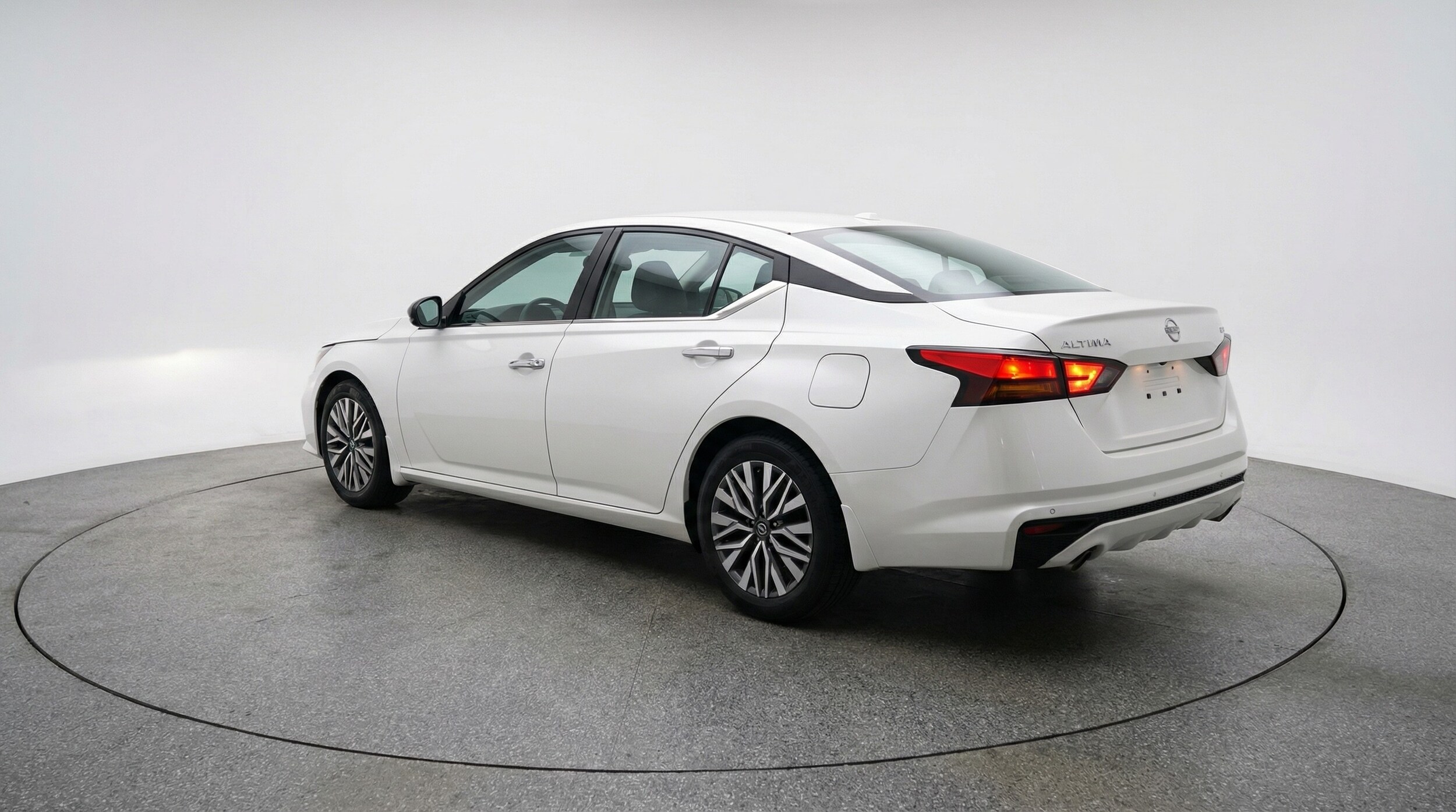 Thumbnail: 2025 Nissan Altima - 5