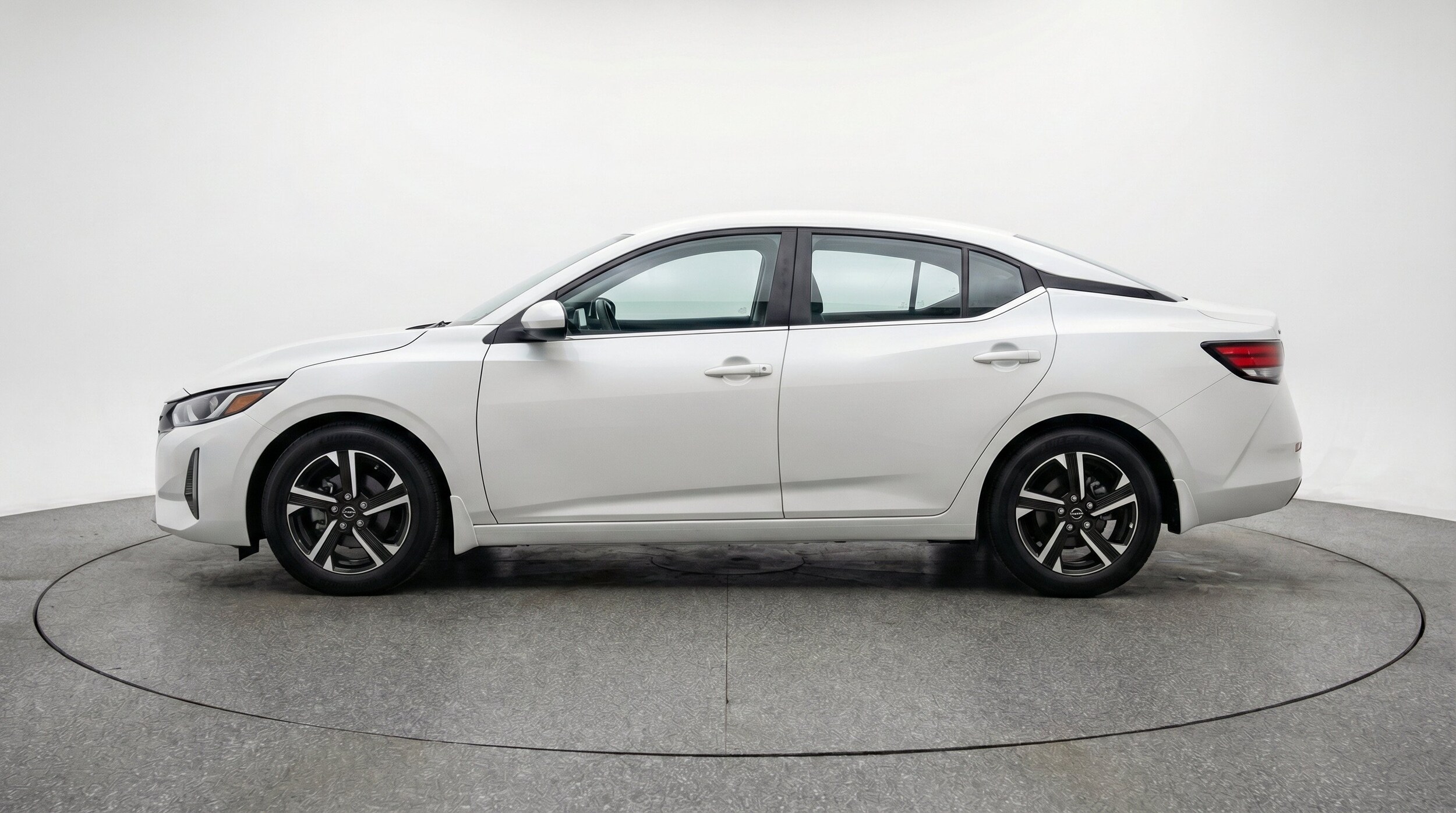 Thumbnail: 2025 Nissan Sentra - 5
