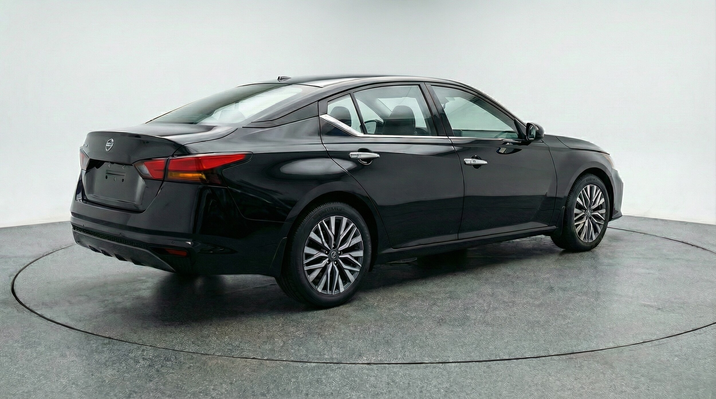 Thumbnail: 2025 Nissan Altima - 7