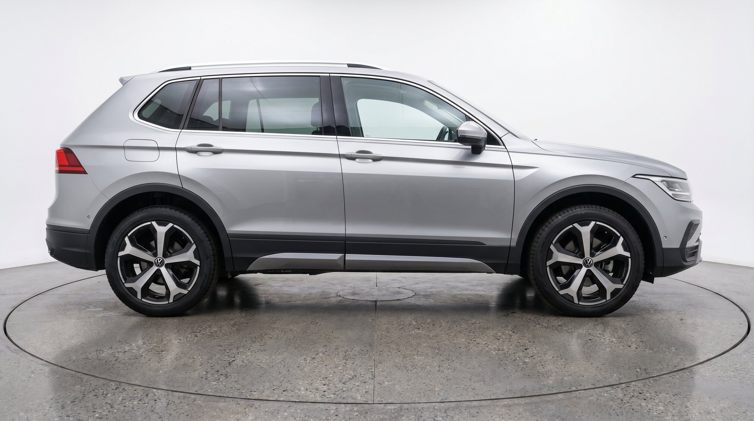Thumbnail: 2026 Volkswagen Tiguan - 11