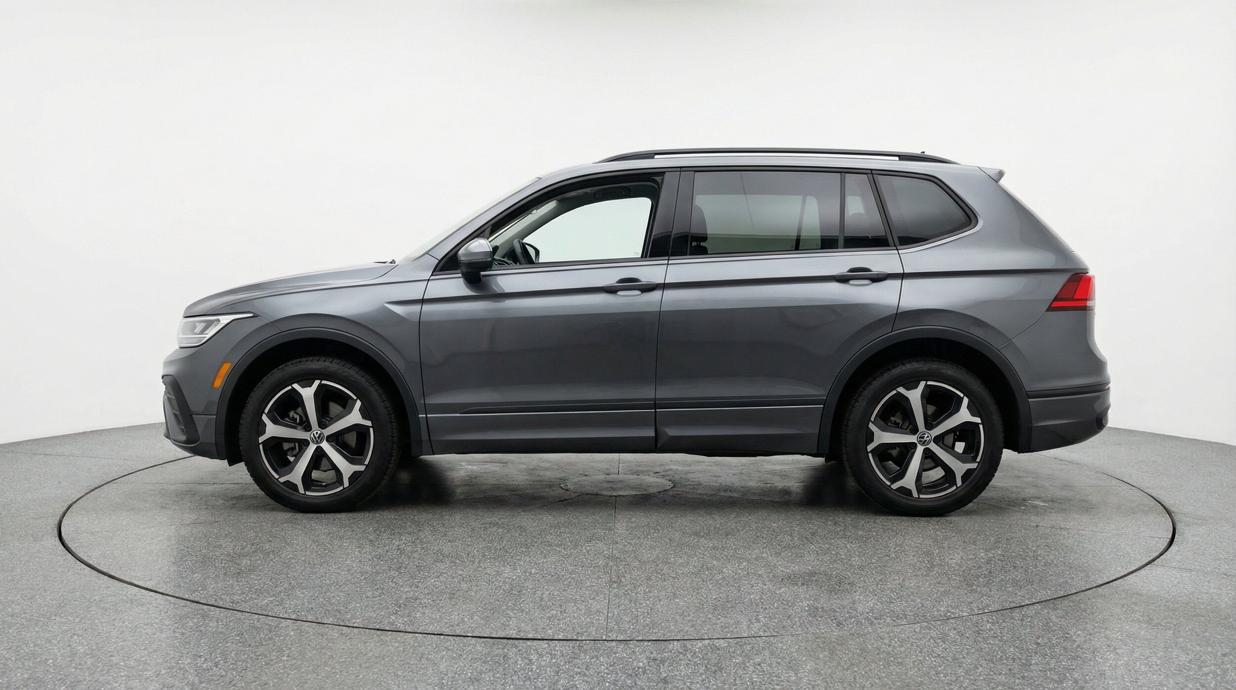 Thumbnail: 2026 Volkswagen Tiguan - 5