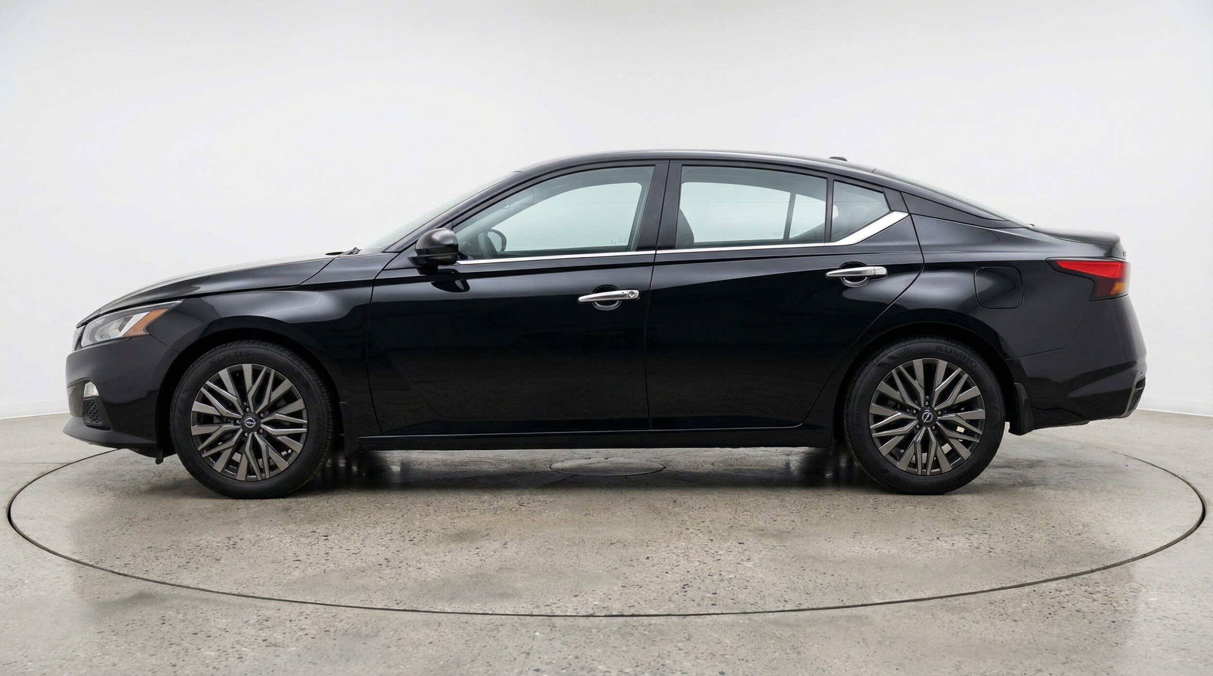 Thumbnail: 2025 Nissan Altima - 4