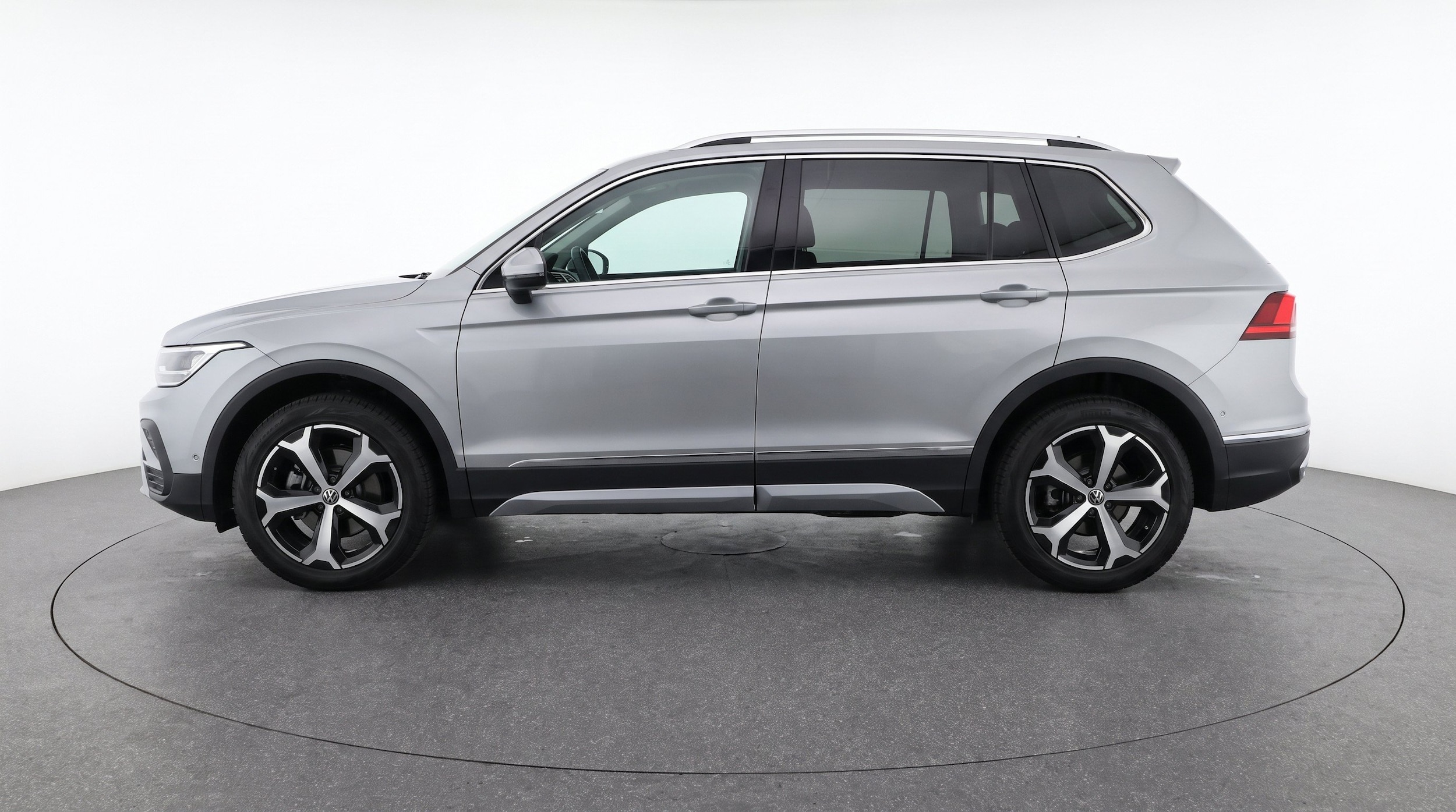 Thumbnail: 2026 Volkswagen Tiguan - 5