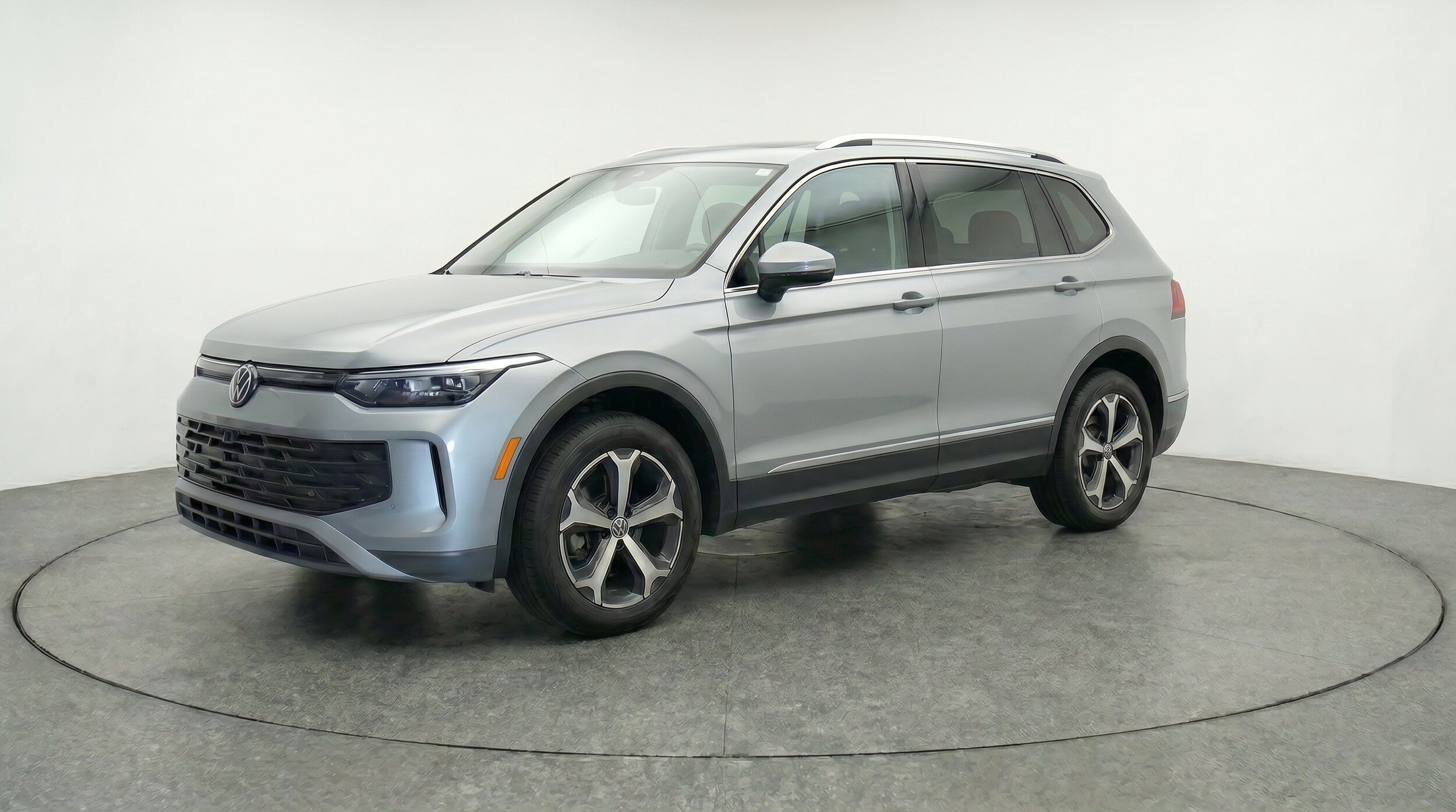 Thumbnail: 2026 Volkswagen Tiguan - 3