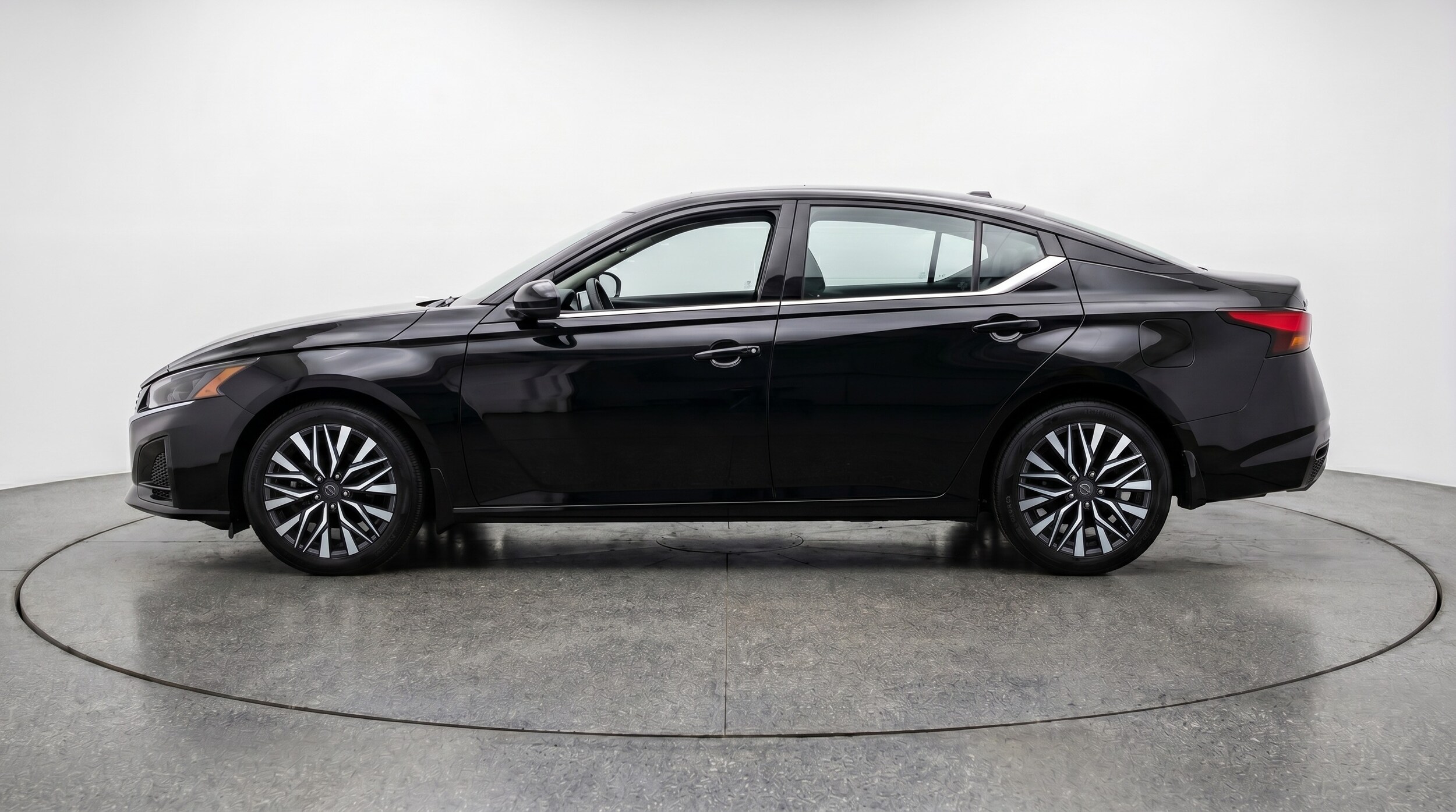Thumbnail: 2025 Nissan Altima - 4