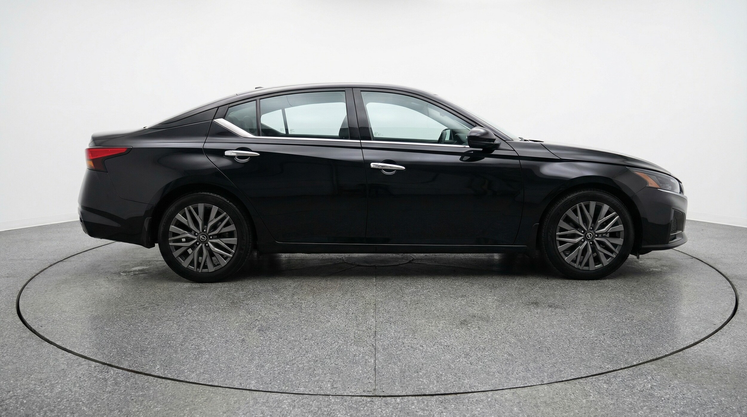 Thumbnail: 2025 Nissan Altima - 8