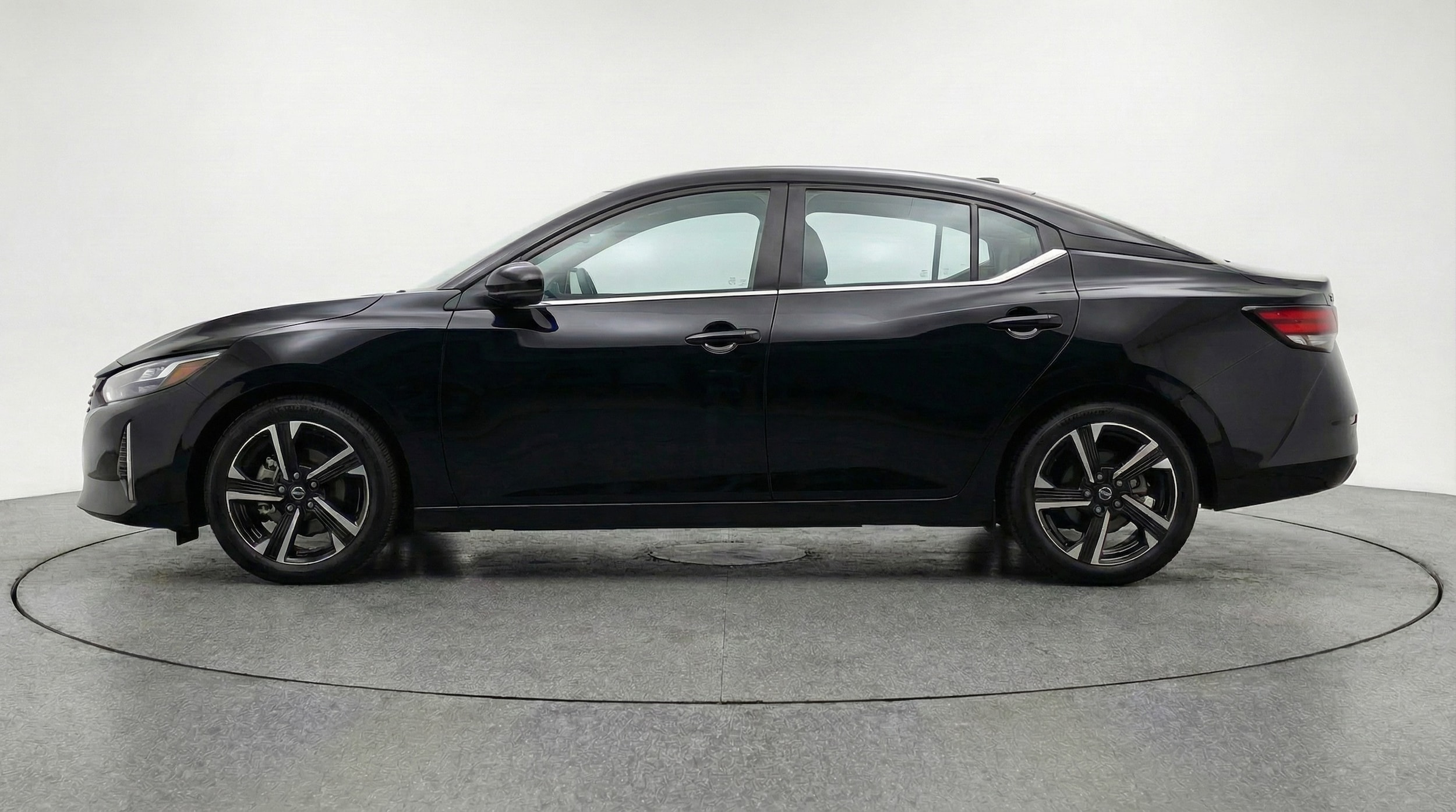 Thumbnail: 2025 Nissan Sentra - 4