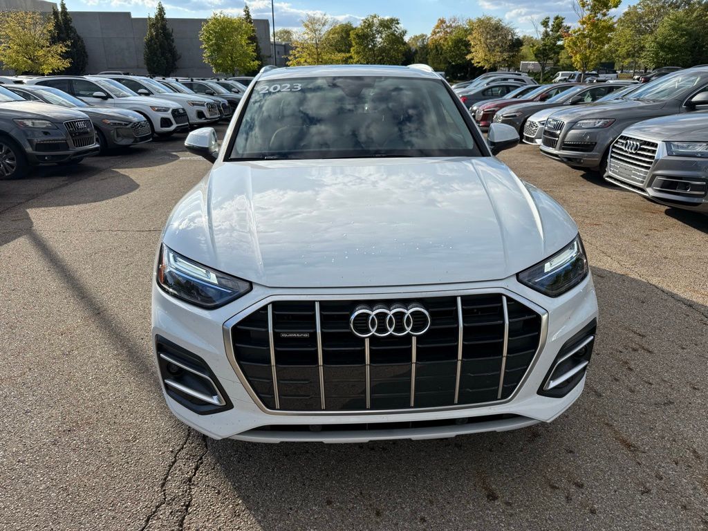 2023 Audi Q5 40 Premium photo 2