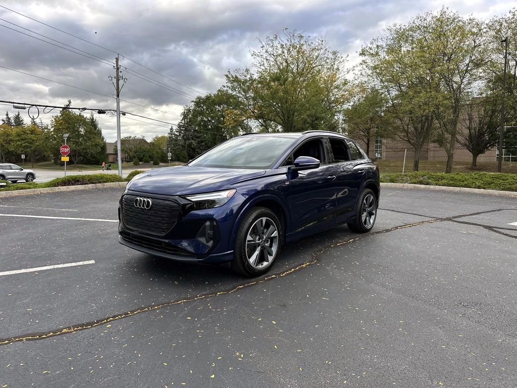 2023 Audi Q4 50 E-tron Premium Plus photo 3