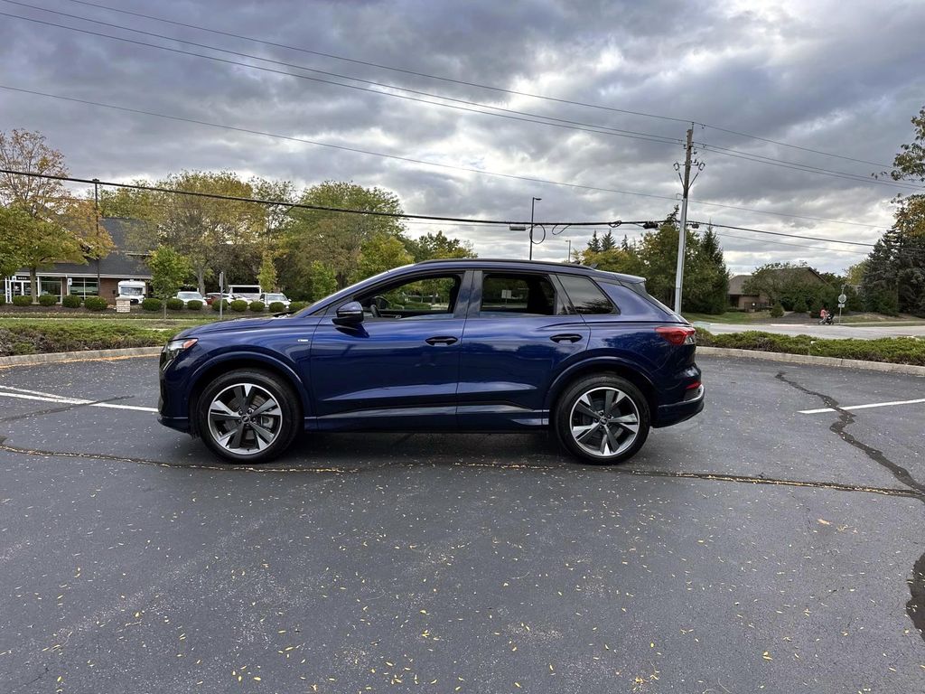 2023 Audi Q4 50 E-tron Premium Plus photo 4