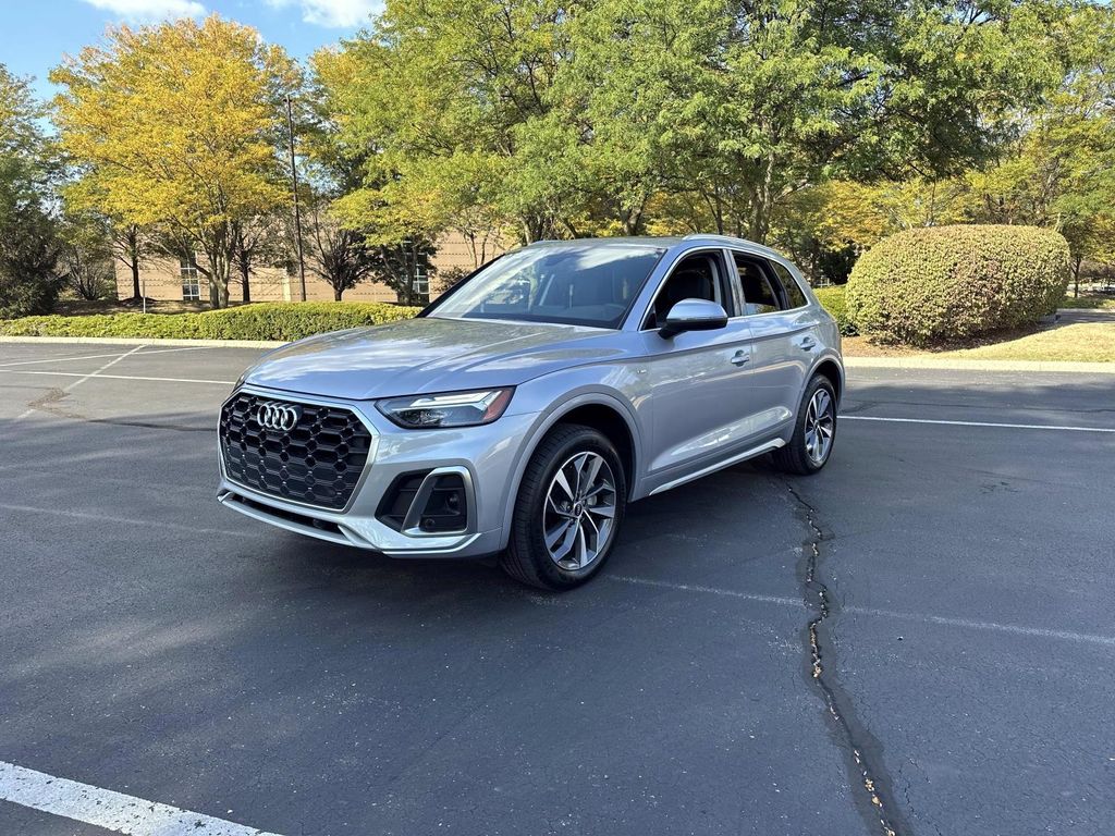 2022 Audi Q5 45 S line Premium photo 2