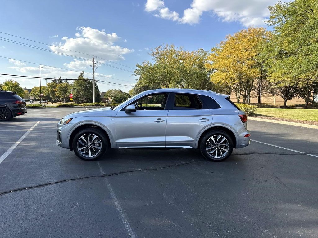 2022 Audi Q5 45 S line Premium photo 3