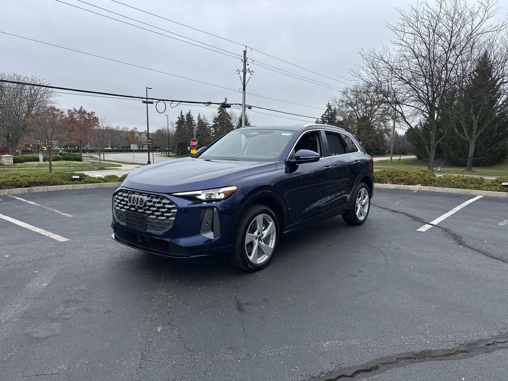 2025 Audi Q5 2.0T Premium Plus photo 2