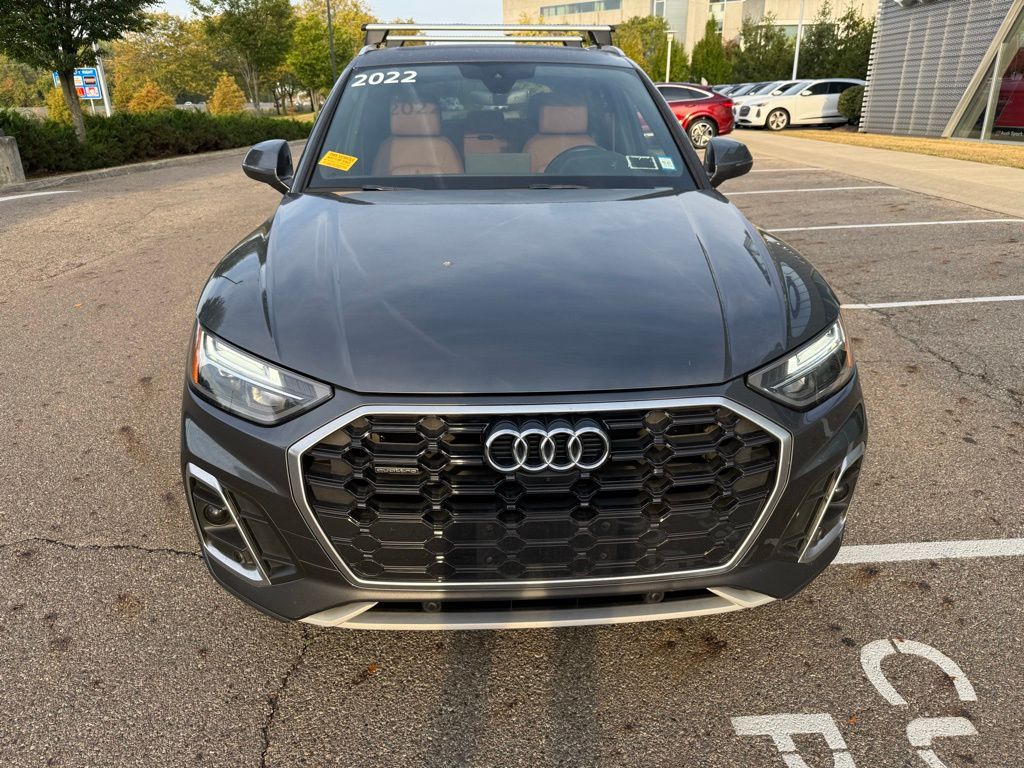 2022 Audi Q5 45 S line Premium Plus photo 2