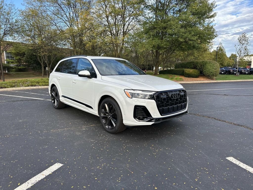 New 2025 Audi Q7 55 Premium Plus SUV