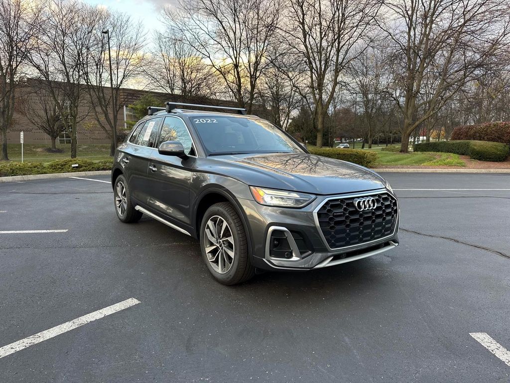 2022 Audi Q5 Premium Plus's photo