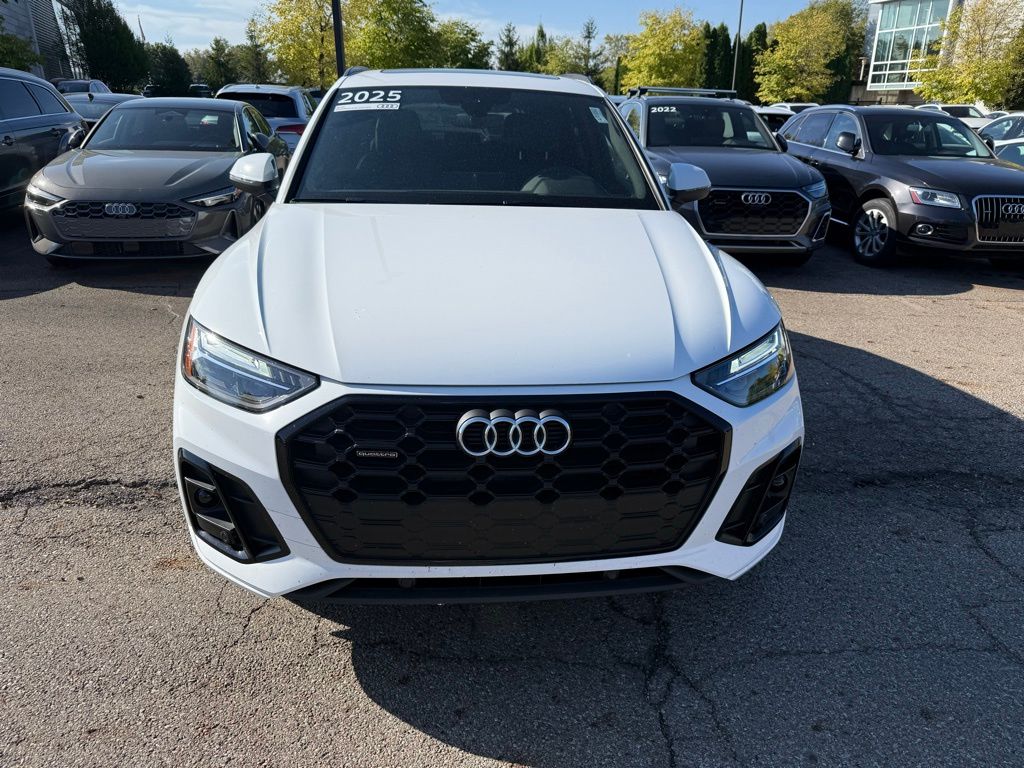 2025 Audi Q5 45 S line Premium photo 2