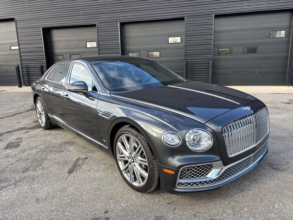 2022 Bentley Flying Spur's photo