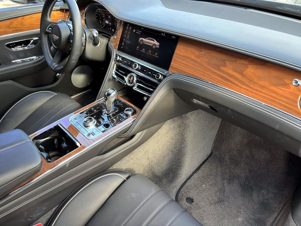 Certified 2022 Bentley Flying Spur V8 Sedan