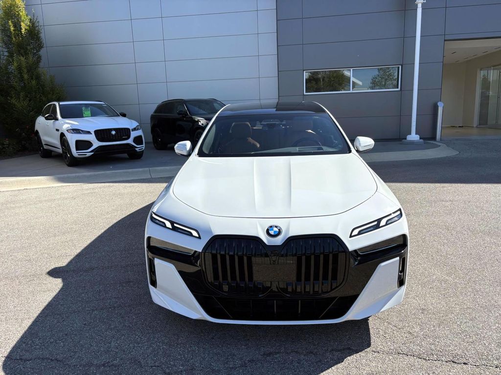 2024 Bmw 740i xDrive photo 2
