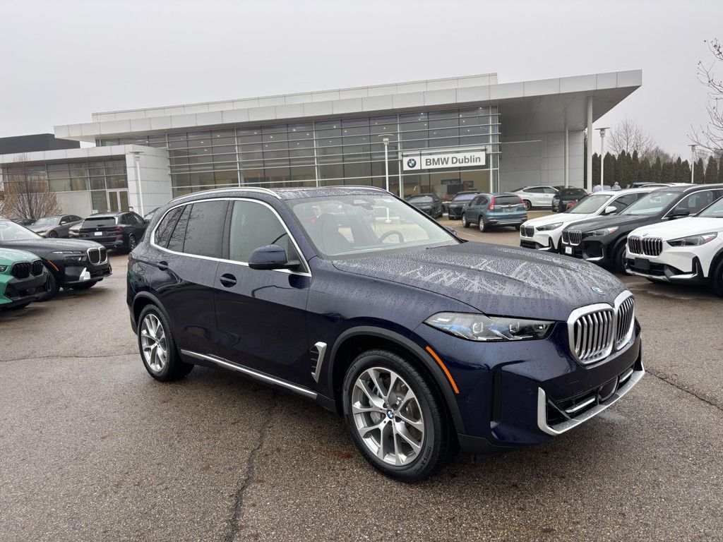 2026 BMW X5 50e's photo
