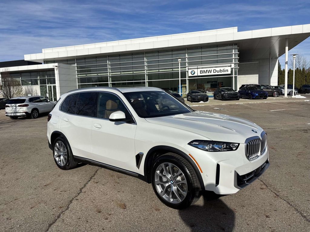 2026 BMW X5 50e's photo