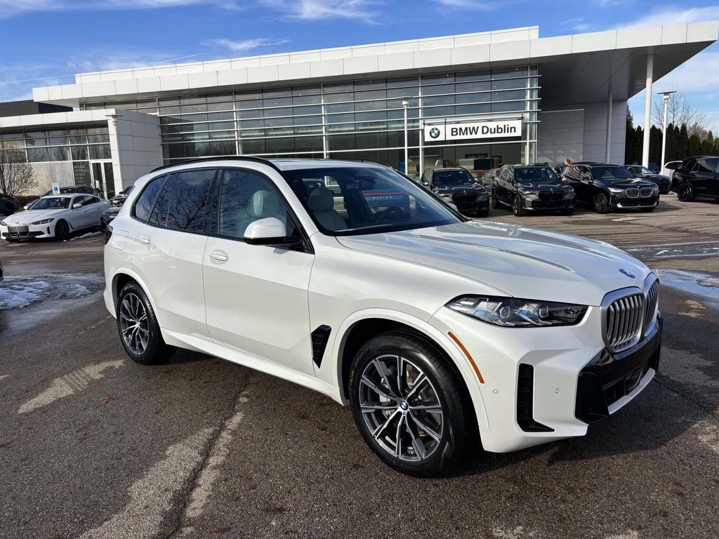 2026 BMW X5 50e's photo