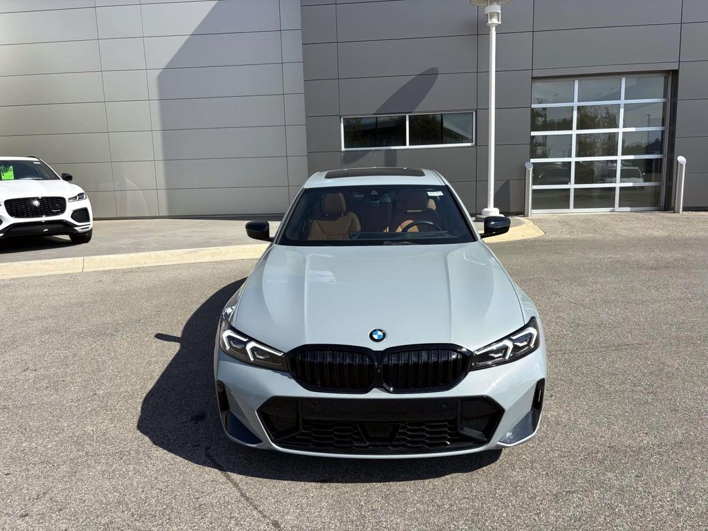 2025 Bmw 330i xDrive Sedan photo 2