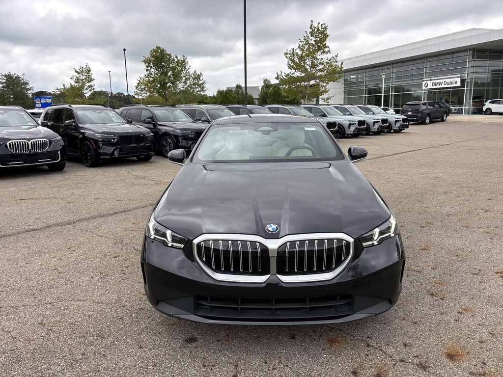 2025 Bmw 530i xDrive Sedan photo 2