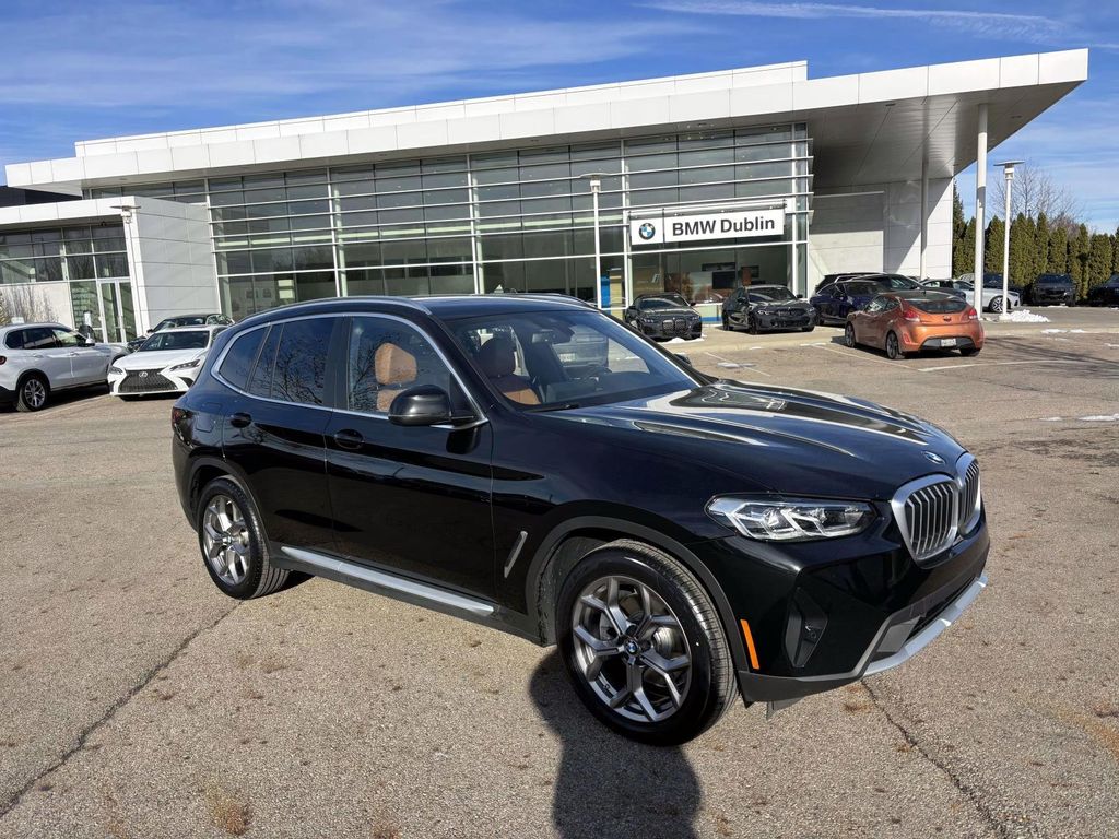2022 BMW X3 30i's photo