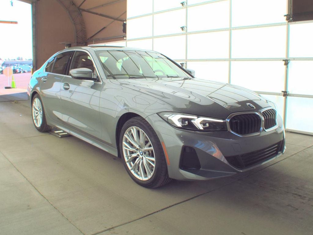 2024 BMW 3 Series 330i's photo