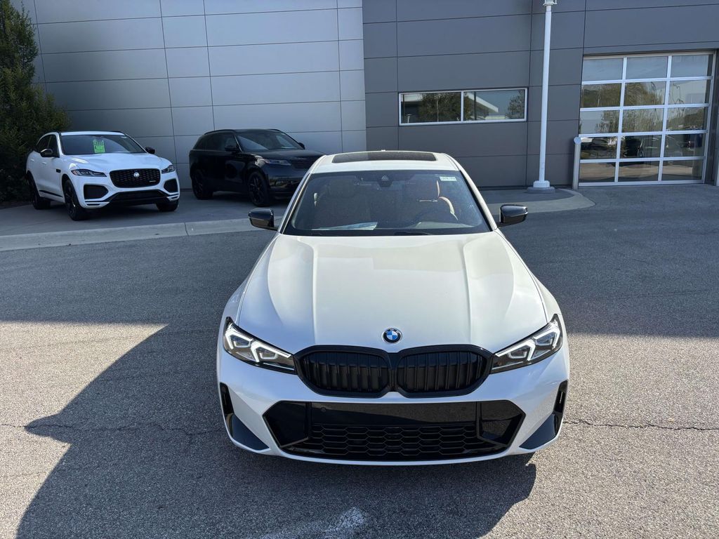 2025 Bmw 330i Sedan photo 2