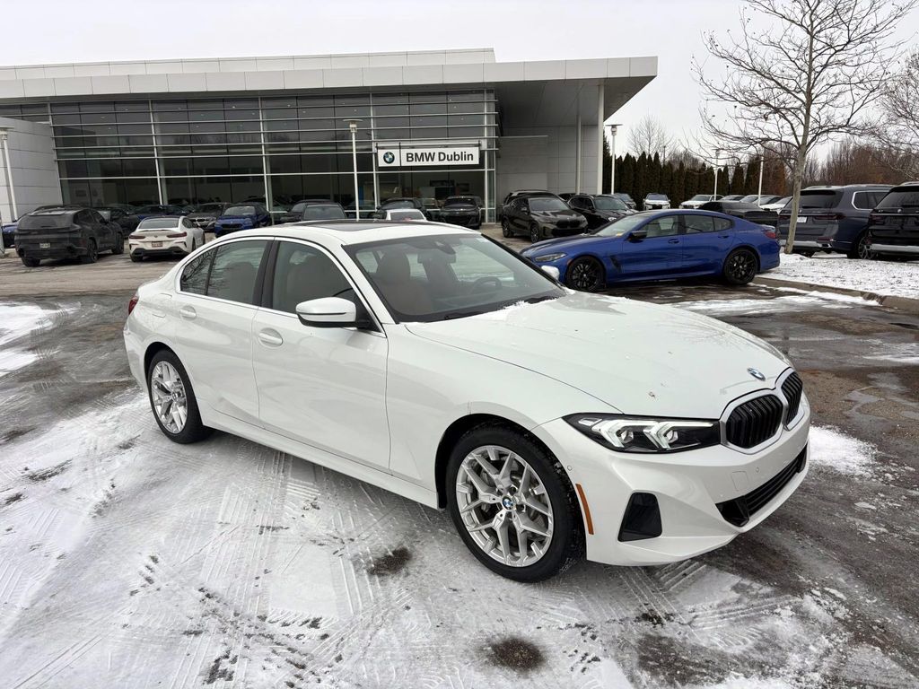 2025 BMW 3 Series 330i's photo