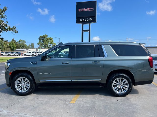 2023 Gmc Yukon XL SLT photo 3
