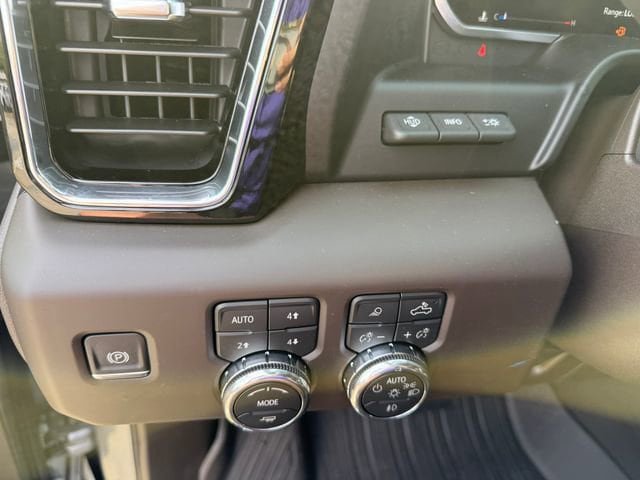 2026 GMC Sierra 3500HD Denali - Photo 14