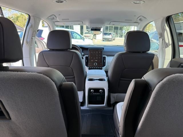 2026 GMC Acadia Denali - Photo 19