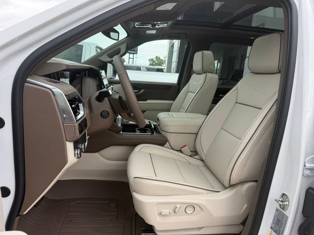 2026 GMC Yukon XL Denali - Photo 9
