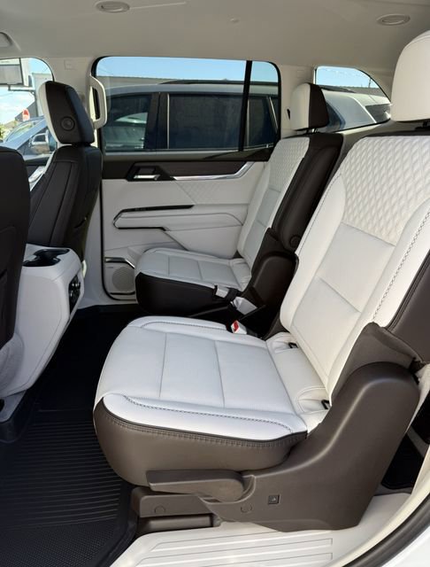 2026 GMC Acadia Denali - Photo 16