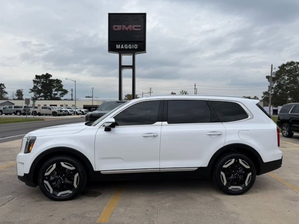 Used 2024 Kia Telluride S