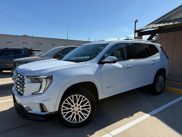 2026 GMC Acadia Denali FWD's photo
