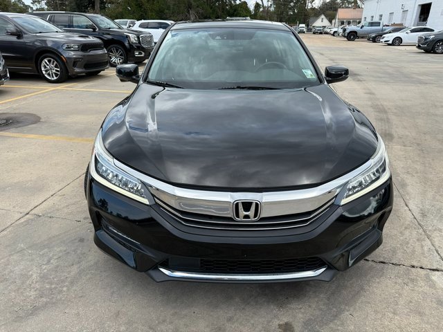 2017 Honda Accord Touring photo 2