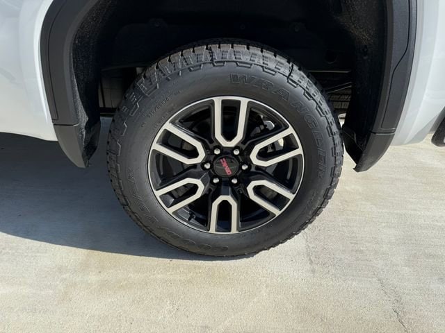 2026 GMC Sierra 1500 AT4 - Photo 4