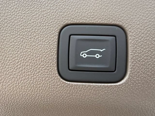 2026 GMC Yukon XL Denali - Photo 25