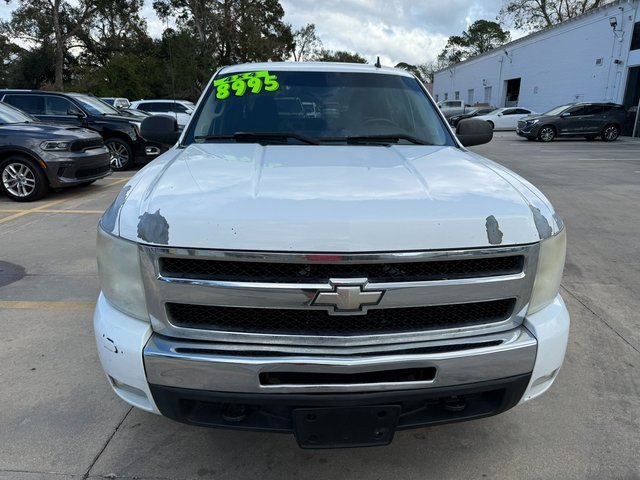 2009 Chevrolet Silverado 1500 LT photo 2