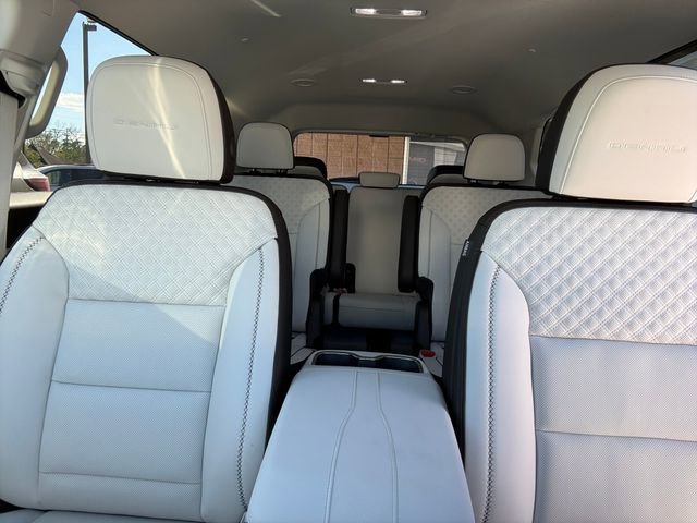 2026 GMC Acadia Denali - Photo 15