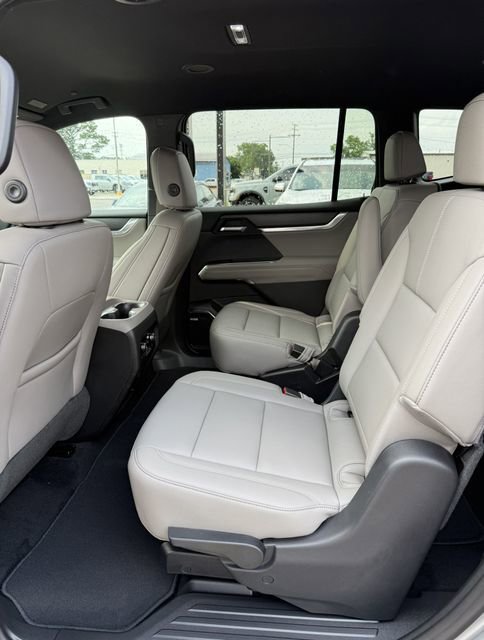 2026 GMC Acadia Elevation - Photo 17
