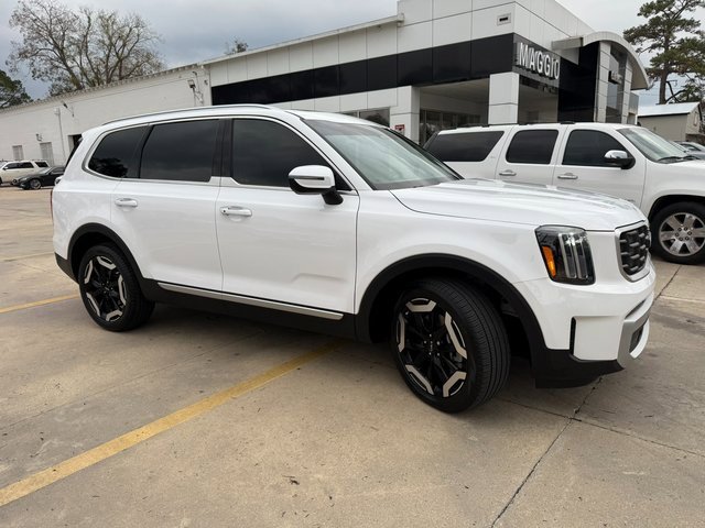 2024 Kia Telluride S photo 3