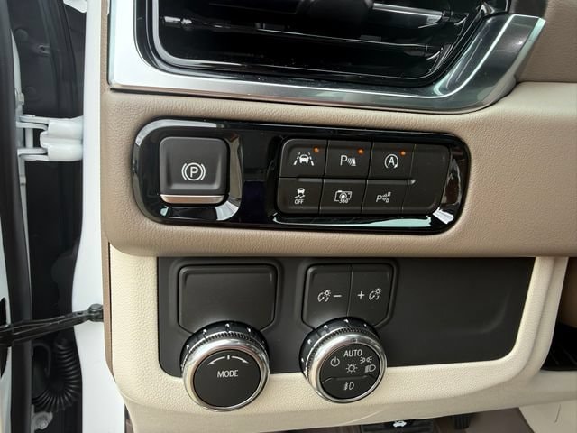 2026 GMC Yukon XL Denali - Photo 12
