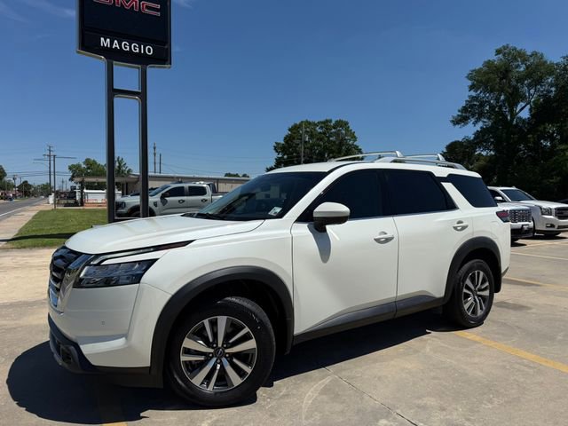 2024 Nissan Pathfinder SL 4WD's photo